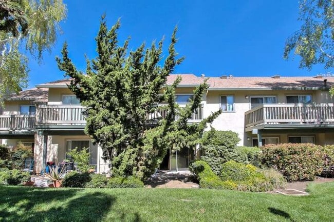 1068 Summerplace Dr in San Jose, CA - Foto de edificio - Building Photo