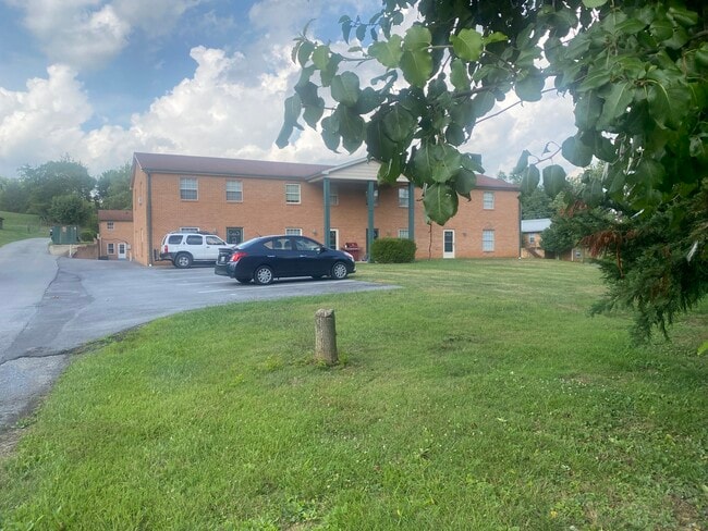 103 Skyview Dr, Unit Apt 1