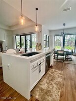 510 12th Ave NE in Naples, FL - Building Photo