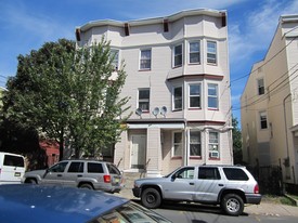 317-319 W Runyon St Apartments