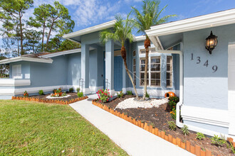 1349 Brampton Cove in Wellington, FL - Foto de edificio - Building Photo