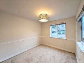 6700 NE 182nd St in Kenmore, WA - Building Photo - Building Photo