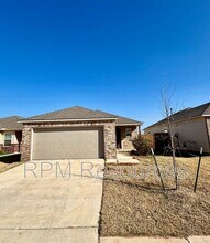 12013 SW 31st St in Mustang, OK - Building Photo - Building Photo