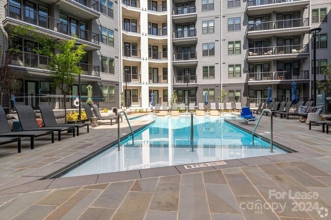 536 W Tremont Ave, Unit B1 in Charlotte, NC - Building Photo - Building Photo