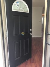 5221 Cleveland Rd in Jacksonville, FL - Building Photo - Building Photo