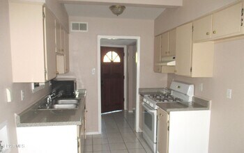 128 Graphite Dr in El Paso, TX - Building Photo - Building Photo
