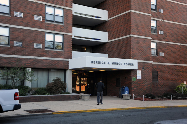 North 25 Apartments in Trenton, NJ - Building Photo - Building Photo