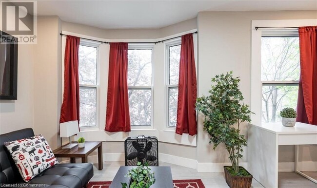 38 Inchbury St in Hamilton, ON - Building Photo - Building Photo