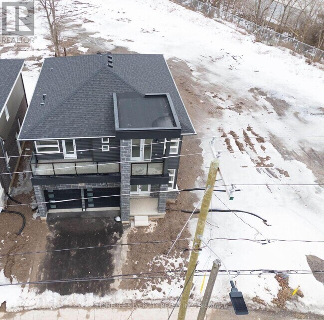 215 Southworth St N in Welland, ON - Building Photo - Building Photo