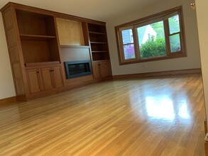 97 Pleasant St in Manchester by the Sea, MA - Building Photo - Building Photo
