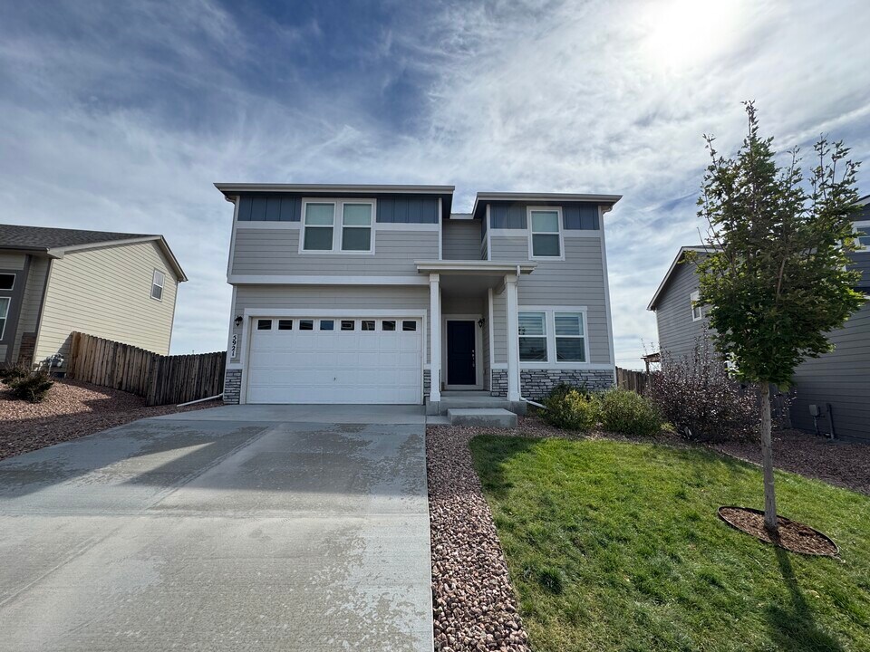 5921 Mumford Dr in Colorado Springs, CO - Building Photo
