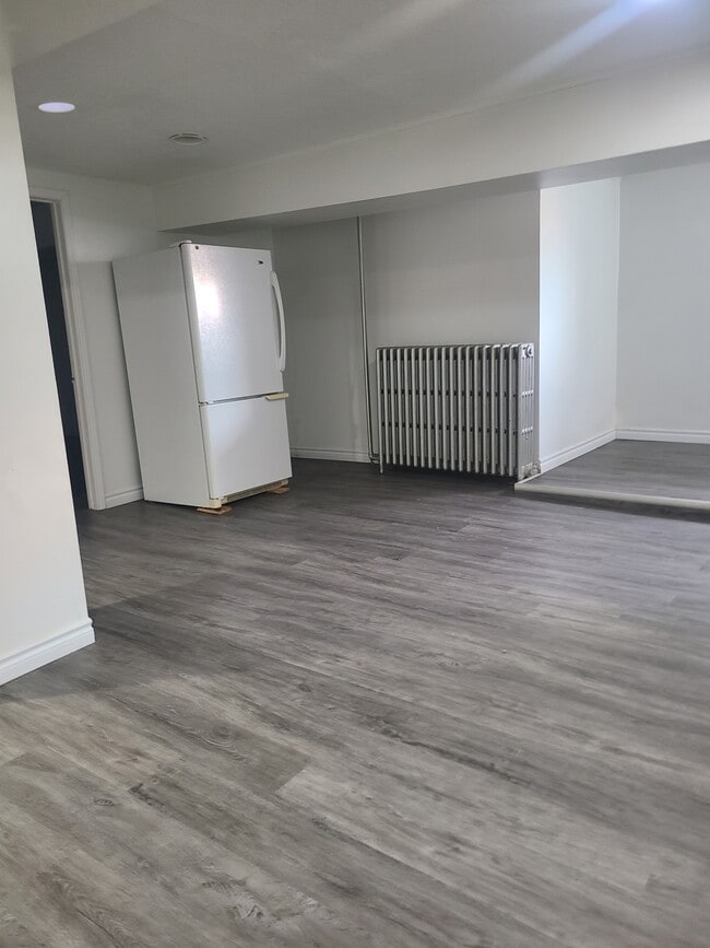 property at 257 Main St W