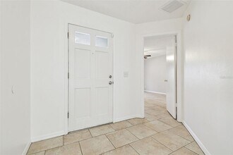 10039 Cedar Dune Dr in Tampa, FL - Building Photo - Building Photo