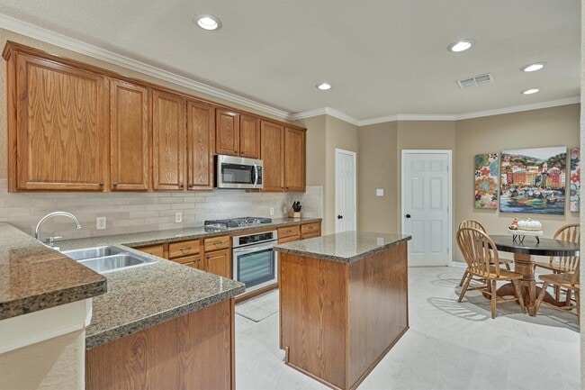 property at 15 Cobble Gate Pl