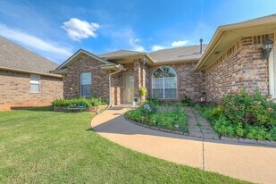 17645 Lead Ln in Edmond, OK - Building Photo