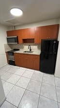554 NE 68th St in Miami, FL - Building Photo - Building Photo