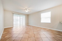 11328 Lakeland Cir in Ft. Myers, FL - Building Photo - Building Photo