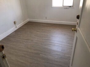 4544 El Cerrito Dr-Unit -Room 7 in San Diego, CA - Building Photo - Building Photo