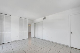 130 S Shore Dr in Miami Beach, FL - Building Photo - Building Photo