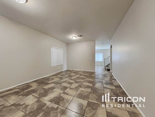 8423 W Hamster Ln in Tolleson, AZ - Building Photo - Building Photo