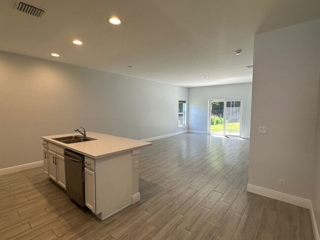 1685 22nd Ave SW in Vero Beach, FL - Building Photo - Building Photo