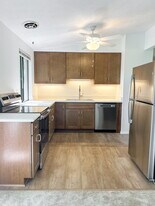 136 Old Gate Rd in Trafford, PA - Building Photo