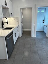 279 E Squantum St, Unit 1 in Quincy, MA - Building Photo - Building Photo