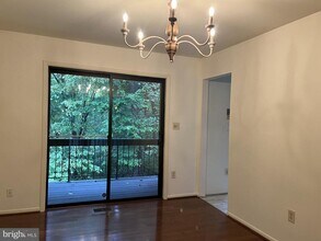 8729 Sheridan Farms Ct in West Springfield, VA - Building Photo - Building Photo