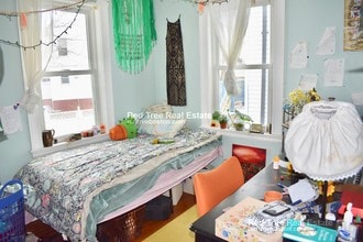 42 Day St, Unit A in Boston, MA - Foto de edificio - Building Photo