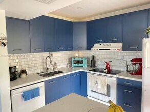 20250 NE 3rd Ct in Miami, FL - Building Photo - Building Photo