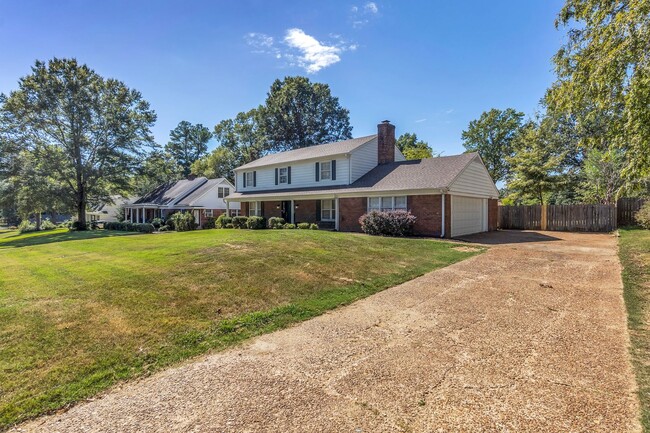 1807 Poplar Estates Pkwy in Germantown, TN - Building Photo - Building Photo