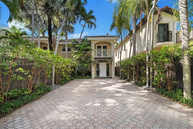 3143 Day Ave in Miami, FL - Building Photo - Building Photo