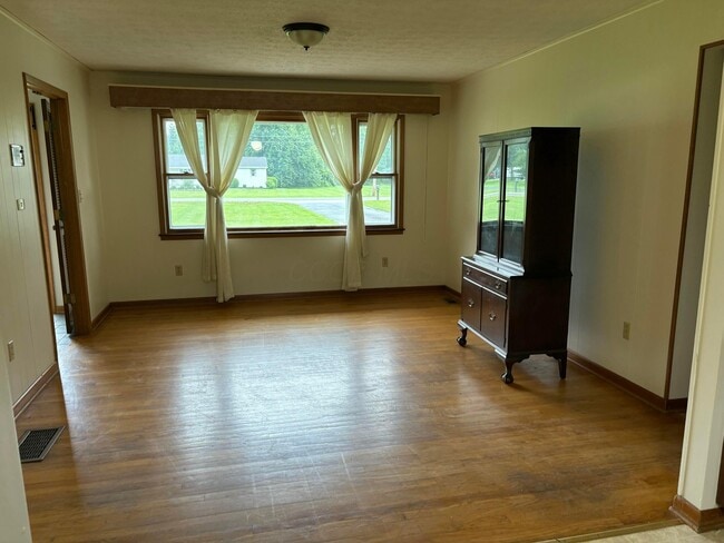 4001 Harlem Rd in New Albany, OH - Building Photo - Building Photo