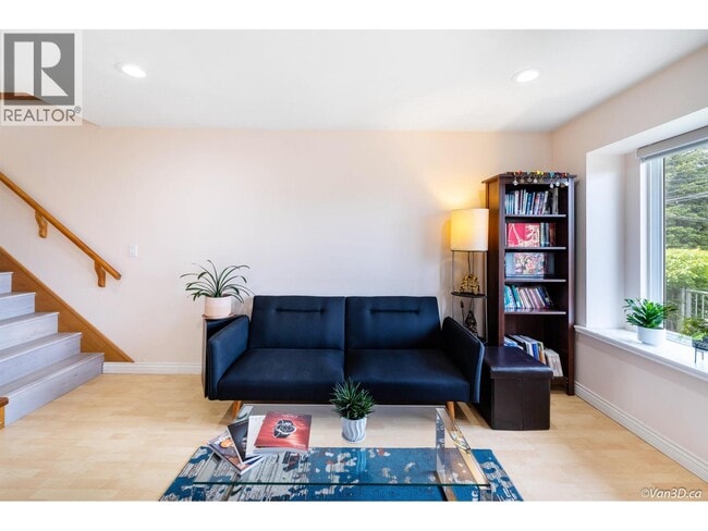 property at 5422 Norfolk St