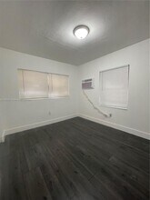 5306 NW 18th Ave-Unit -5306 in Miami, FL - Building Photo - Building Photo