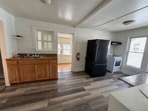 11 Knapp Ave in Middletown, NY - Building Photo - Building Photo