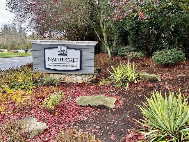 5400 Harbour Pointe Blvd in Mukilteo, WA - Foto de edificio - Building Photo