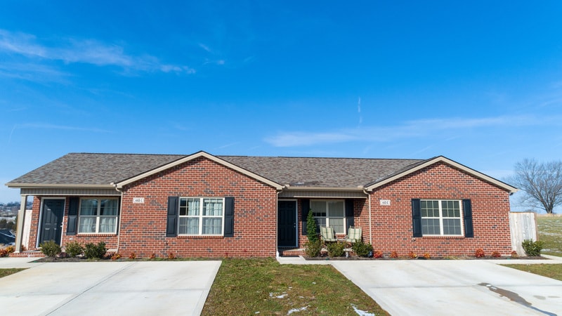 559 S Old Sevierville Pike in Seymour, TN - Building Photo