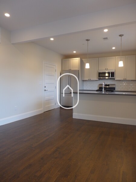 609 Massachusetts Ave, Unit 3