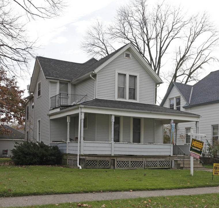 712 E Erie Ave in Lorain, OH - Foto de edificio