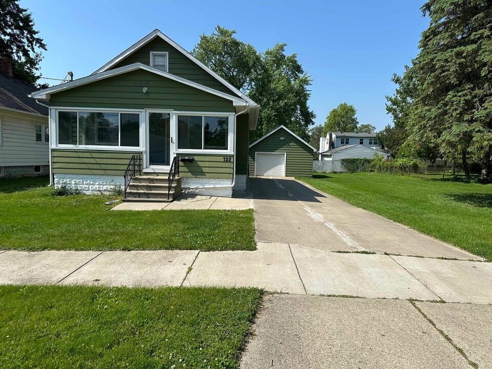 722 Rock St in Jackson, MI - Building Photo