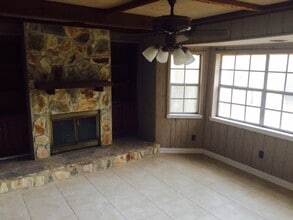 54 Oakland St in Harahan, LA - Building Photo - Building Photo