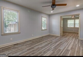 2680 Acadia St in East Point, GA - Building Photo - Building Photo