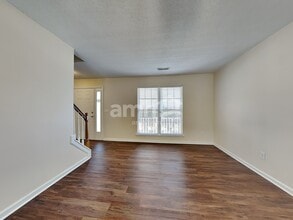 2911 Firethorn Dr in High Point, NC - Building Photo - Building Photo