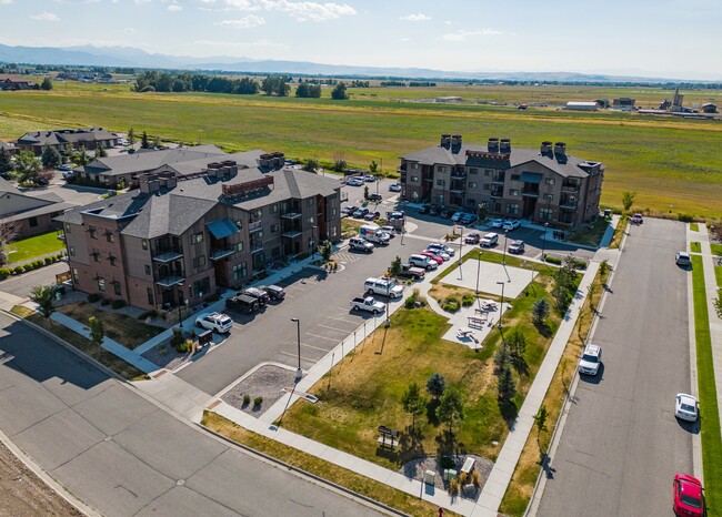 2210 Spanish Peak Apartments in Bozeman, MT - Foto de edificio - Building Photo