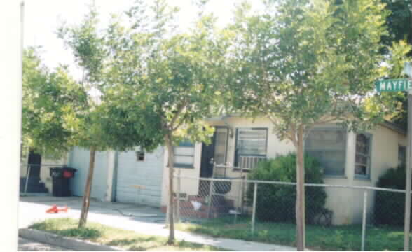 880 Mayfield Ave in San Bernardino, CA - Building Photo - Building Photo