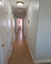 406 Calle De La Vina in Delano, CA - Building Photo - Building Photo