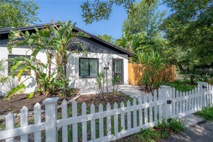 6901 S Fitzgerald St in Tampa, FL - Building Photo