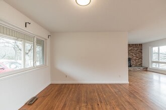 1737 E 5th St in Fayetteville, AR - Building Photo - Building Photo