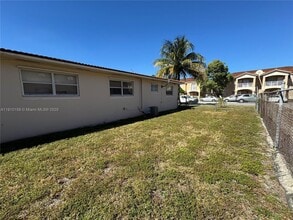 334 E 2nd St in Hialeah, FL - Foto de edificio - Building Photo
